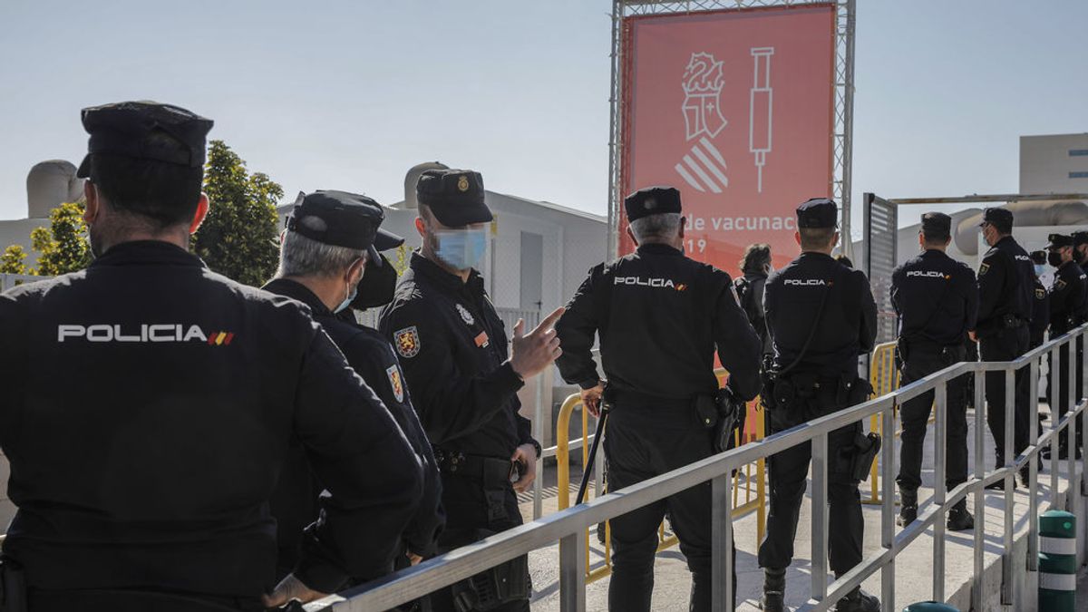 Hospital del Ejército o Sanidad pública: el reto de vacunar a 250.000 agentes y militares Hospital del Ejército o Sanidad pública: el reto de vacunar a 250.000 agentes y militares