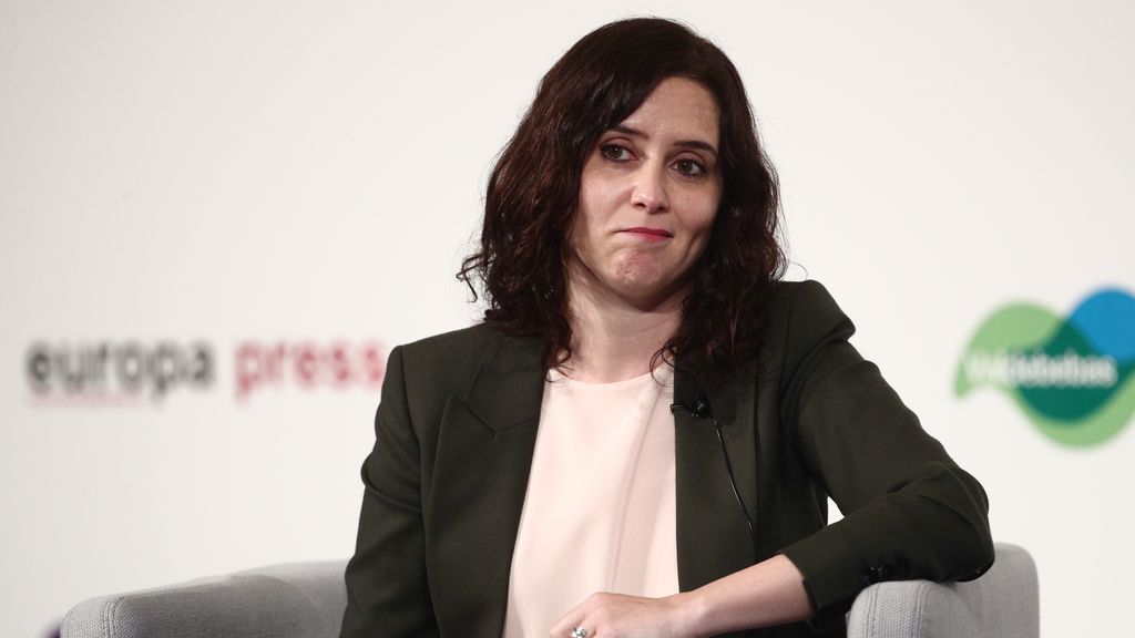 La gestión de Ayuso en la pandemia y al frente de la Comunidad divide a los madrileños, según el CIS de Tezanos La gestión de Ayuso en la pandemia y al frente de la Comunidad divide a los madrileños, según el CIS de Tezanos