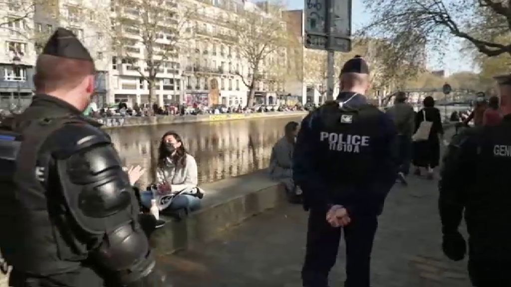 París trata de garantizar el cumplimiento del confinamiento con más policías