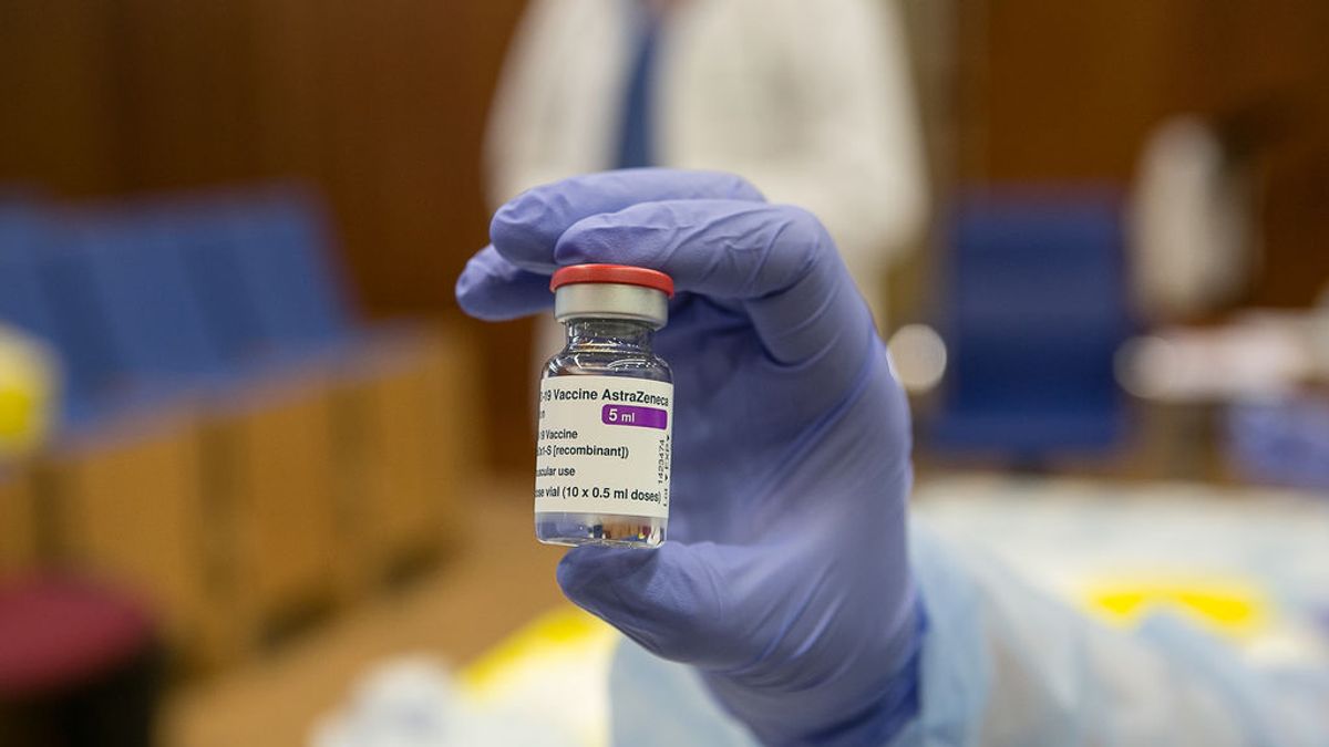 Ingresada en Mieres una mujer de 55 años con trombosis cerebral tras recibir la vacuna de AstraZeneca Ingresada en Mieres una mujer de 55 años con trombosis cerebral tras recibir la vacuna de AstraZeneca