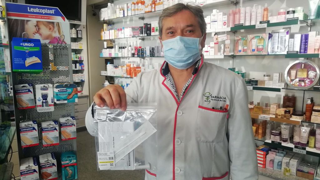 Portugal vende pruebas de antígenos en supermercados y farmacias por siete euros Portugal vende pruebas de antígenos en supermercados y farmacias por siete euros