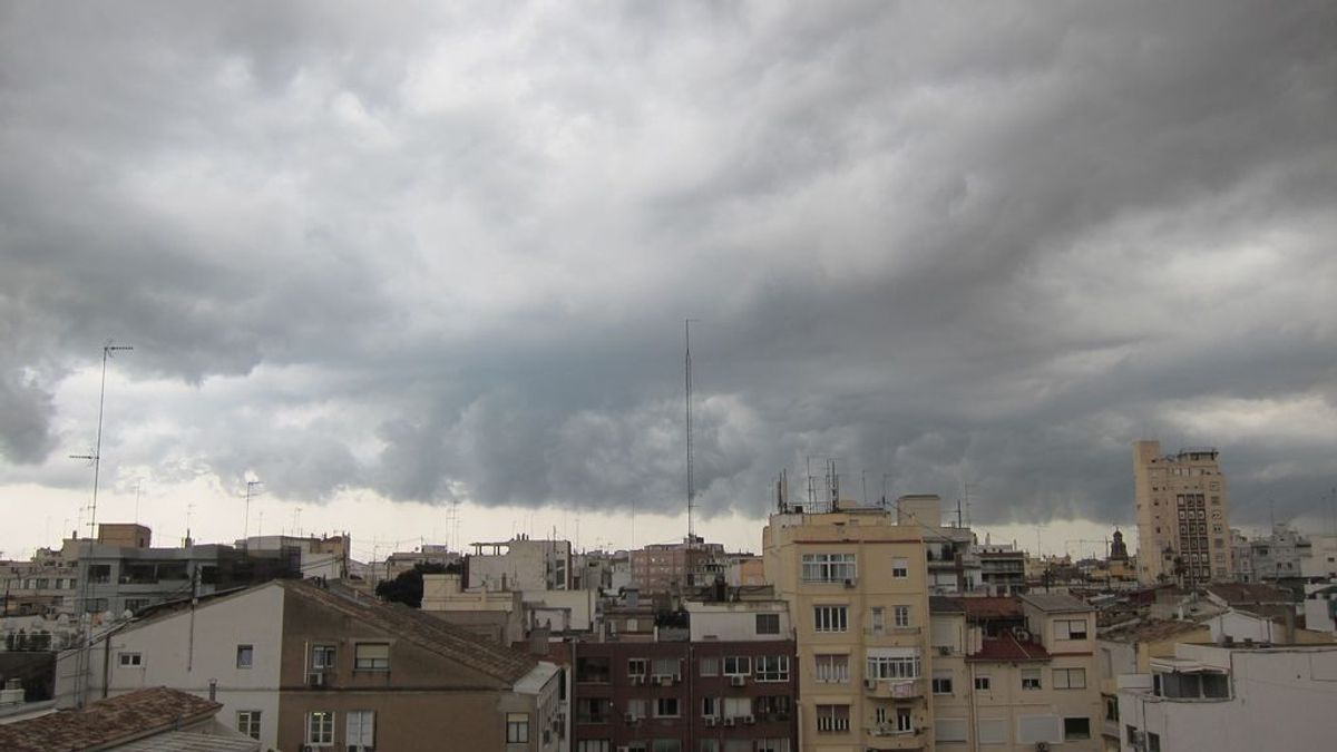Pendientes de una borrasca para el fin de semana: ¿en qué zonas de España se prevén lluvias?
