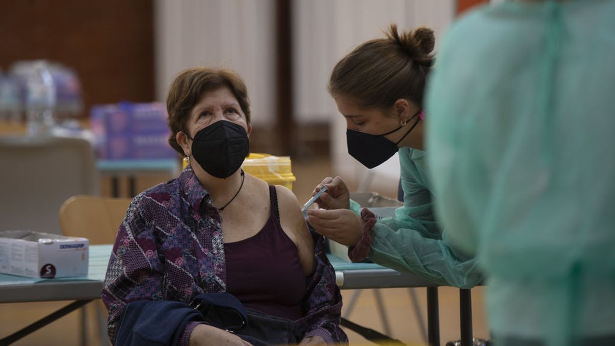 España supera los seis millones de vacunados con al menos una dosis España supera los seis millones de vacunados con al menos una dosis