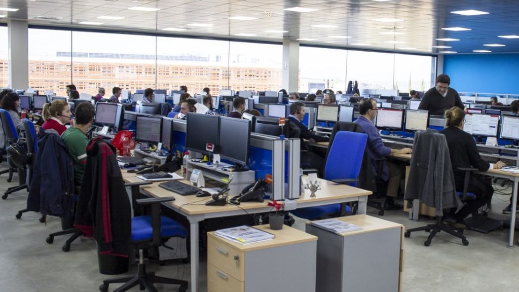 El Gobierno retrasa el proyecto de la jornada laboral de cuatro día y enfada al partido de Errejón El Gobierno retrasa el proyecto de la jornada laboral de cuatro día y enfada al partido de Errejón