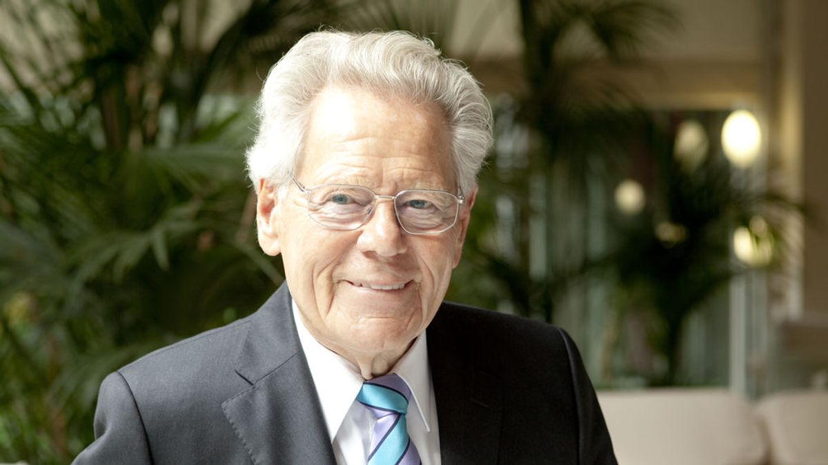 Muere a los 93 años Hans Kung, el teólogo que negó la infalibilidad del papa Muere a los 93 años Hans Kung, el teólogo que negó la infalibilidad del papa