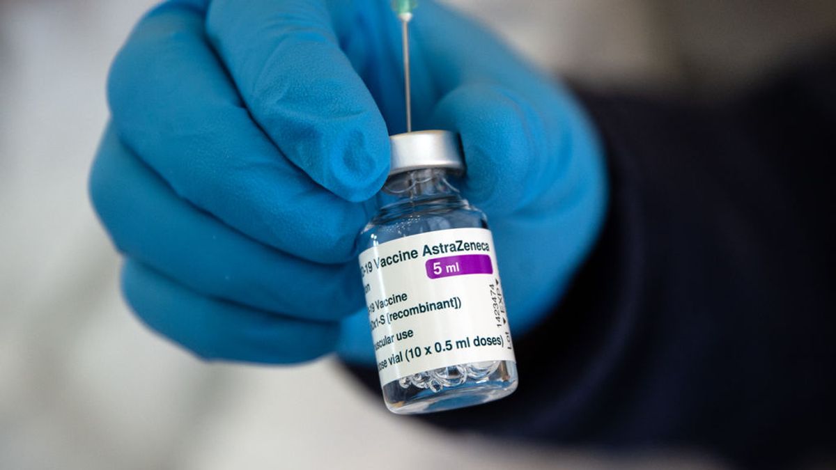 Reino Unido pide vacunar con una vacuna distinta a AstraZeneca a menores de 30 años Reino Unido pide vacunar con una vacuna distinta a AstraZeneca a menores de 30 años