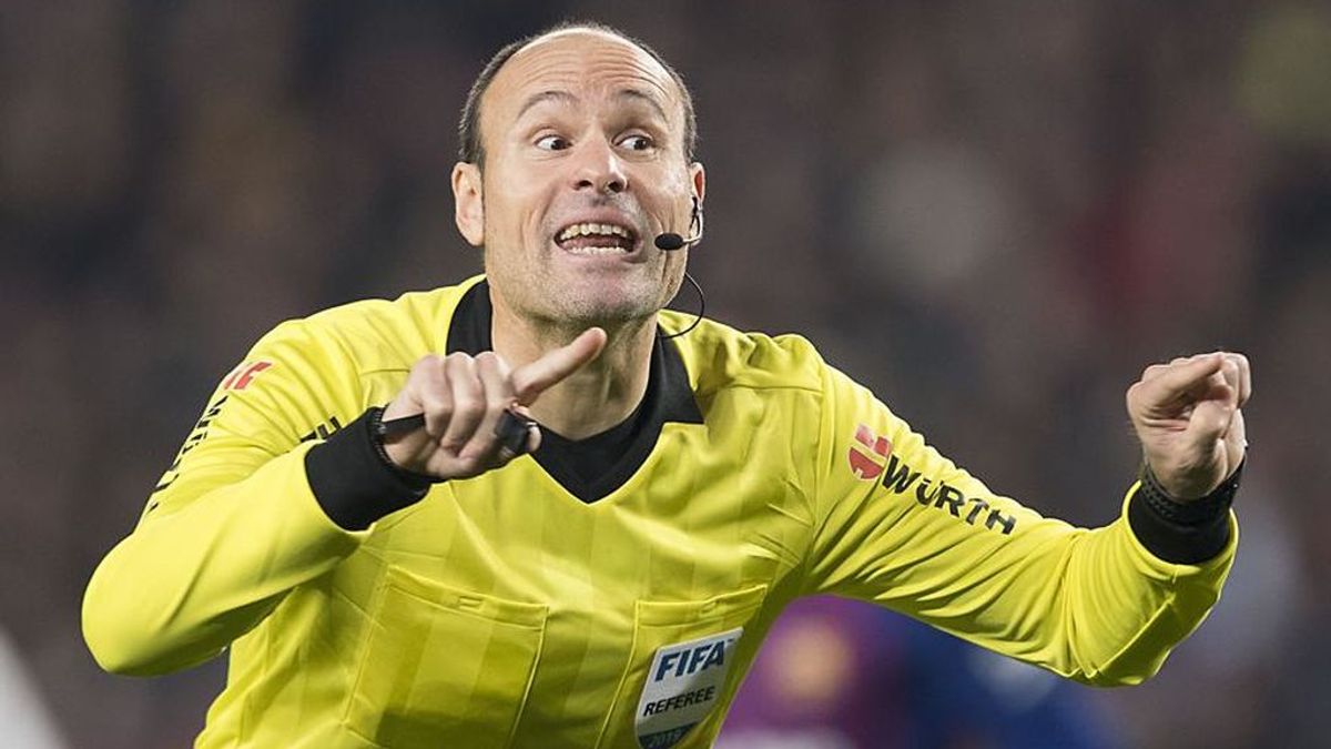 Mateu Lahoz pitará su sexto Clásico entre Real Madrid y Barça: los culés solo han ganado una vez con él Mateu Lahoz pitará su sexto Clásico entre Real Madrid y Barça: los culés solo han ganado una vez con él