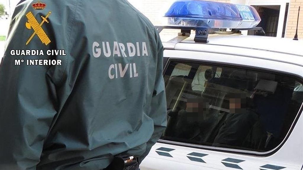 Detenido mientras caminaba en pleno toque de queda con una caja registradora que acababa de robar