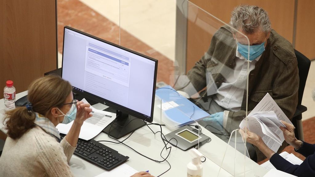 Hacienda ingresará 13.000 millones en la Campaña de la Renta, un 2% más por los ERTE Hacienda ingresará 13.000 millones en la Campaña de la Renta, un 2% más por los ERTE