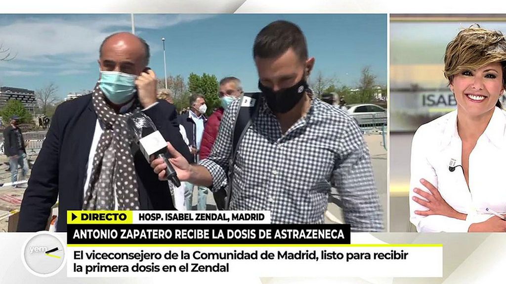 Antonio Zapatero hace cola en el Hospital Isabel Zendal para ser vacunado con AstraZeneca