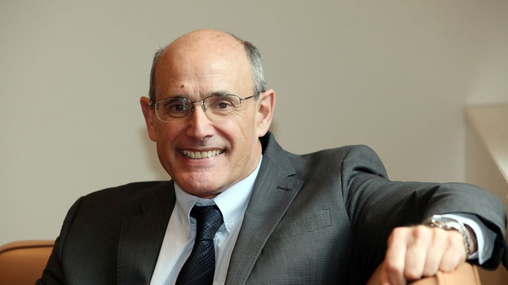 Rafael Bengoa tranquiliza a los vacunados con Astrazeneca: "Creo que en 2 o 3 semanas les pondran la segunda dosis" Rafael Bengoa tranquiliza a los vacunados con Astrazeneca: "Creo que en 2 o 3 semanas les pondran la segunda dosis"