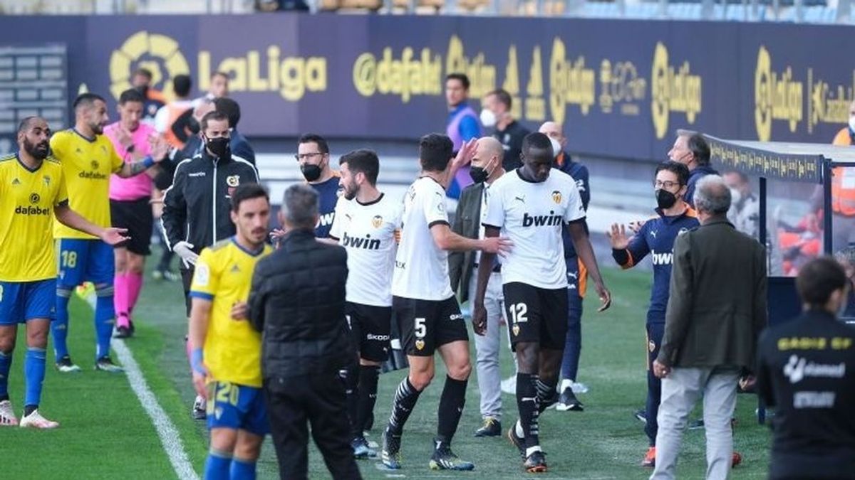 Javier Tebas, tras analizar el audio: "Sabemos quién insultó a Diakhaby y tiene acento sudamericano, no es Cala Javier Tebas, tras analizar el audio: "Sabemos quién insultó a Diakhaby y tiene acento sudamericano, no es Cala