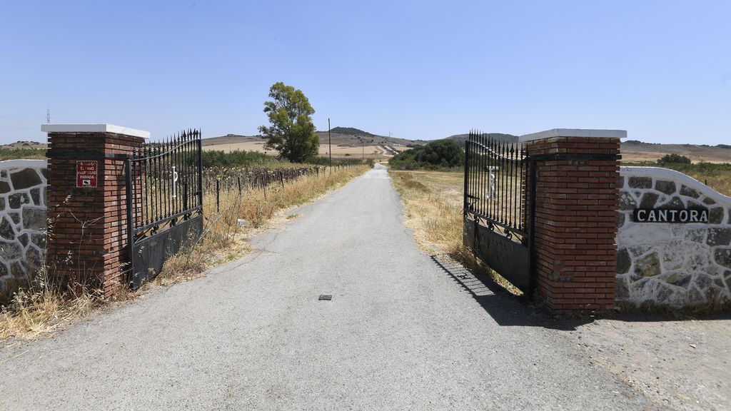 Entrada a la finca Cantora Entrada a la finca Cantora