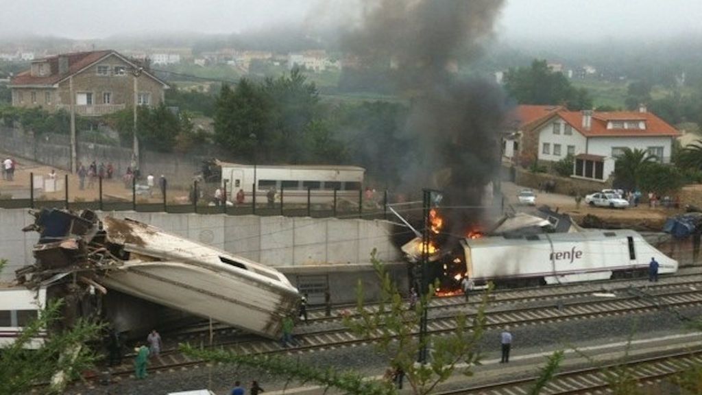 Se cierra la instrucción del accidente de Angrois con el maquinista y un cargo de ADIF como únicos investigados Se cierra la instrucción del accidente de Angrois con el maquinista y un cargo de ADIF como únicos investigados