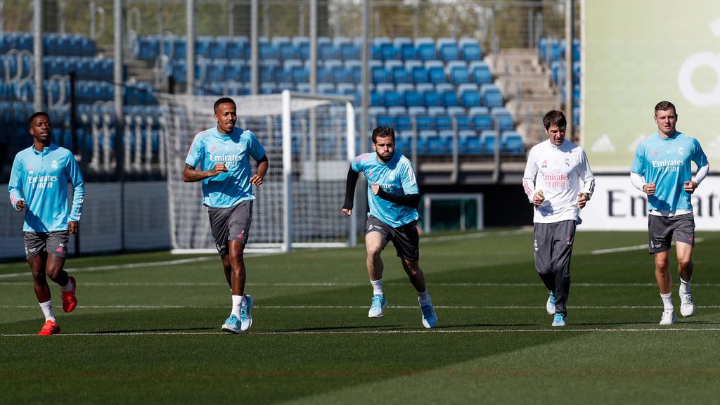Real Madrid y Barcelona preparan el Clásico del sábado.