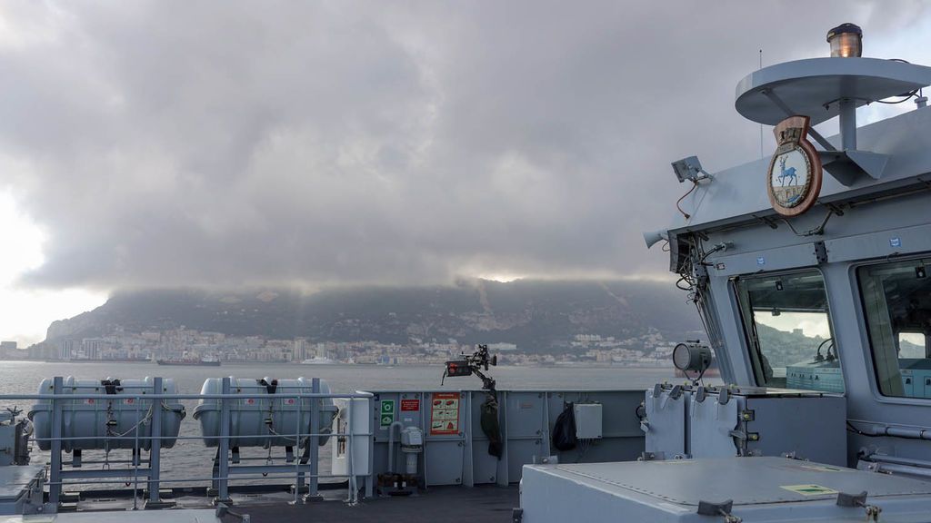 ¿Patrulla o paseo?: las idas y venidas del `HMS Trent´ por la Bahía de Algeciras ¿Patrulla o paseo?: las idas y venidas del `HMS Trent´ por la Bahía de Algeciras