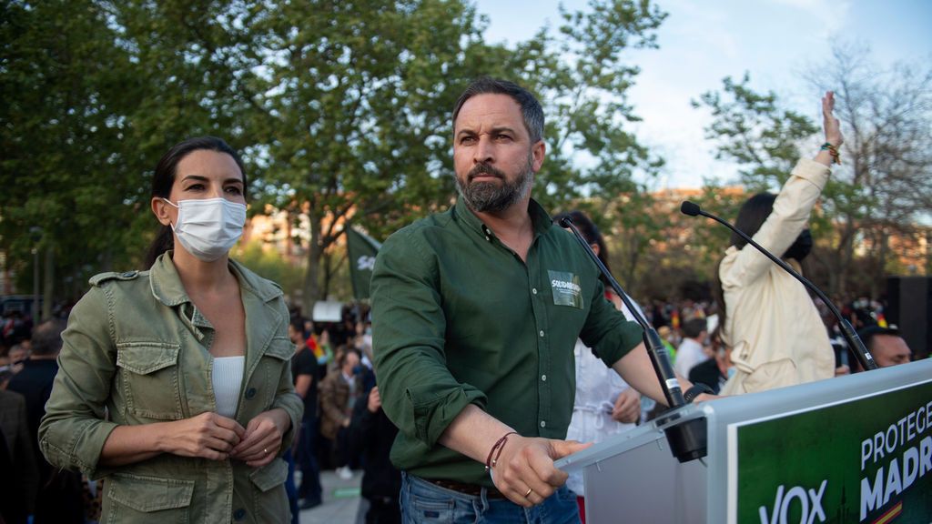 Detenido por delito de odio un tuitero por escribir "Monasterio y Abascal colgados del Puente de Vallecas" Detenido por delito de odio un tuitero por escribir "Monasterio y Abascal colgados del Puente de Vallecas"