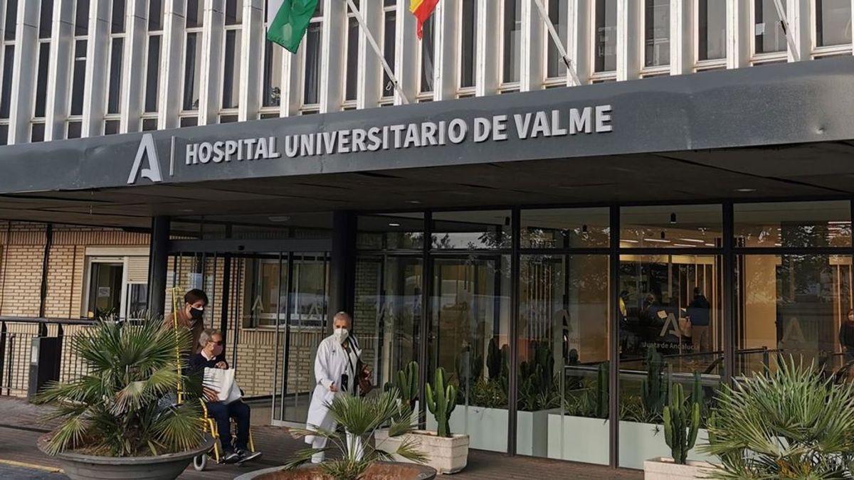 El Hospital de Valme en Sevilla restringe el acompañamiento de pacientes ante la cuarta ola El Hospital de Valme en Sevilla restringe el acompañamiento de pacientes ante la cuarta ola