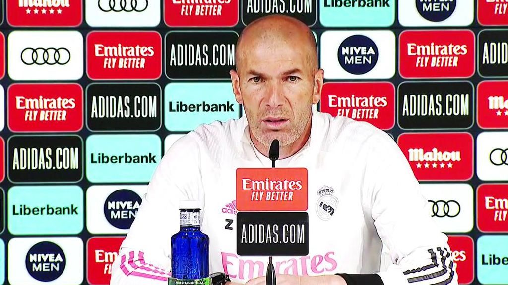 Zidane, antes del Clásico: “Messi que se quede en el Barcelona, está bien ahí”