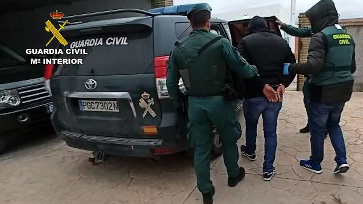 Desarticulado un clan familiar que utilizaba a dos niños de 12 y 16 años para vender droga en una casa de Sevilla Desarticulado un clan familiar que utilizaba a dos niños de 12 y 16 años para vender droga en una casa de Sevilla