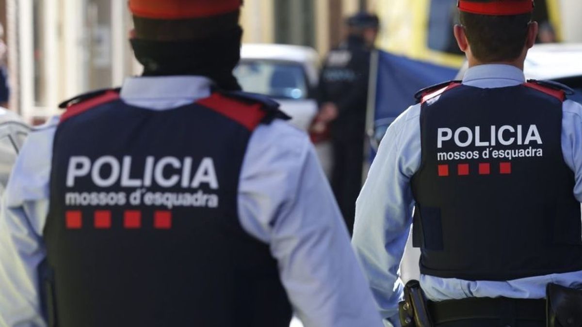 Una mujer recibe un tiro en un pie en el barrio barcelonés de la Mina