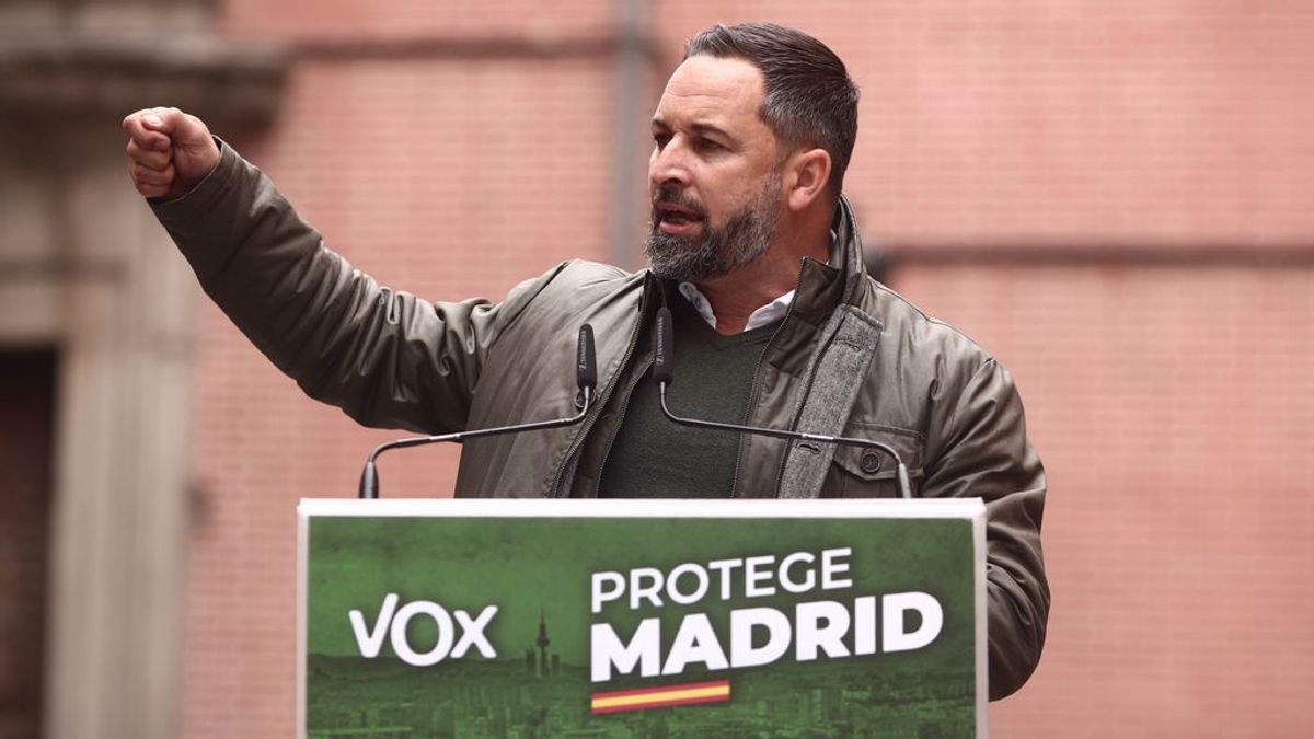 Abascal acusa a Podemos de ser la "minoría violenta y criminal" y Monasterio exige la apertura del fútbol y los toros Abascal acusa a Podemos de ser la "minoría violenta y criminal" y Monasterio exige la apertura del fútbol y los toros