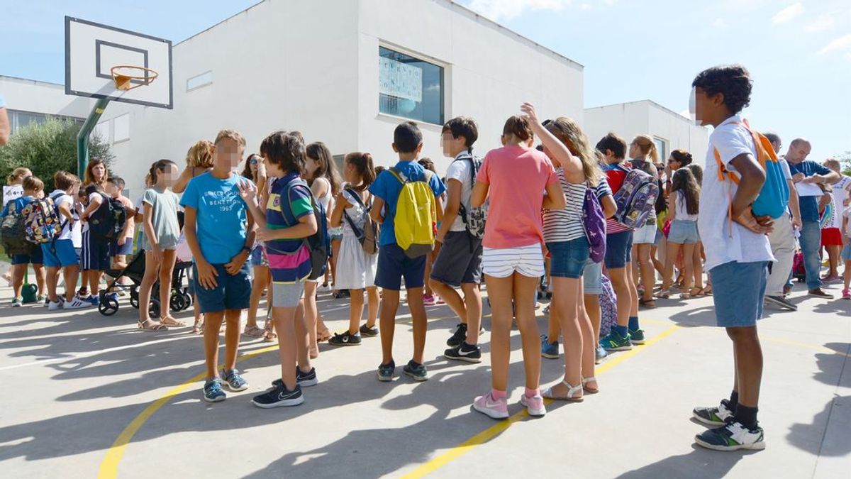 A vueltas con el 'pin parental', la medida emblemática de Vox en educación A vueltas con el 'pin parental', la medida emblemática de Vox en educación