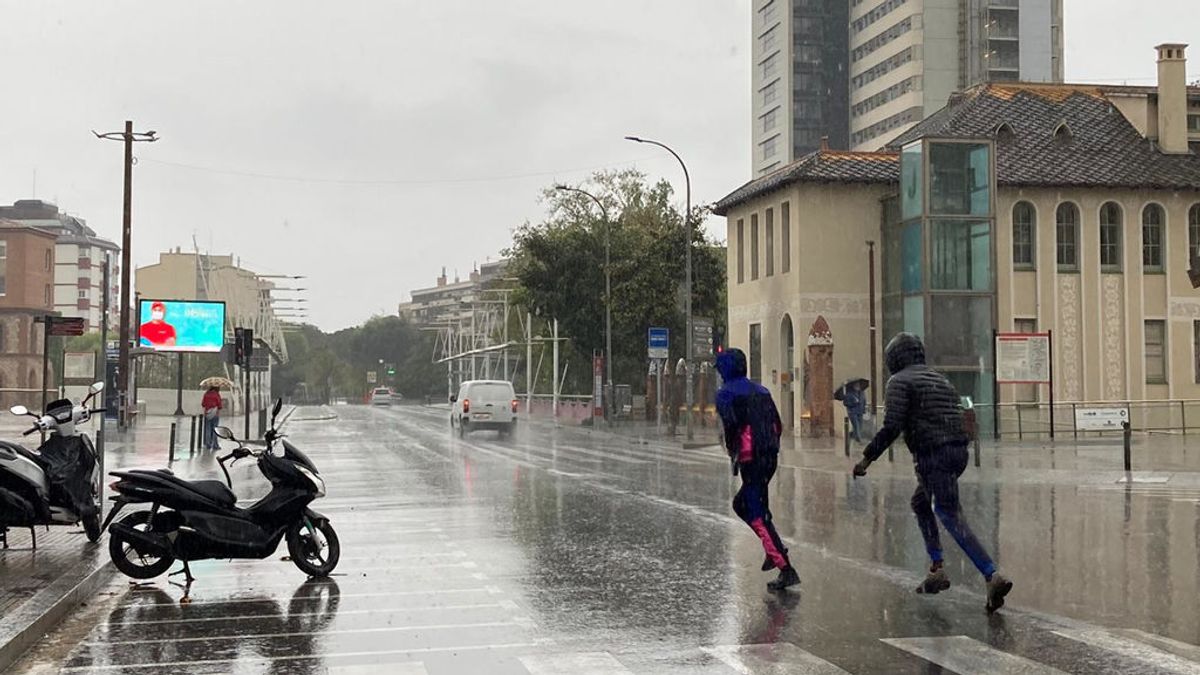 Las tormentas mantienen a Cataluña en prealerta, con granizo en localidades como Vergés, Girona Las tormentas mantienen a Cataluña en prealerta, con granizo en localidades como Vergés, Girona