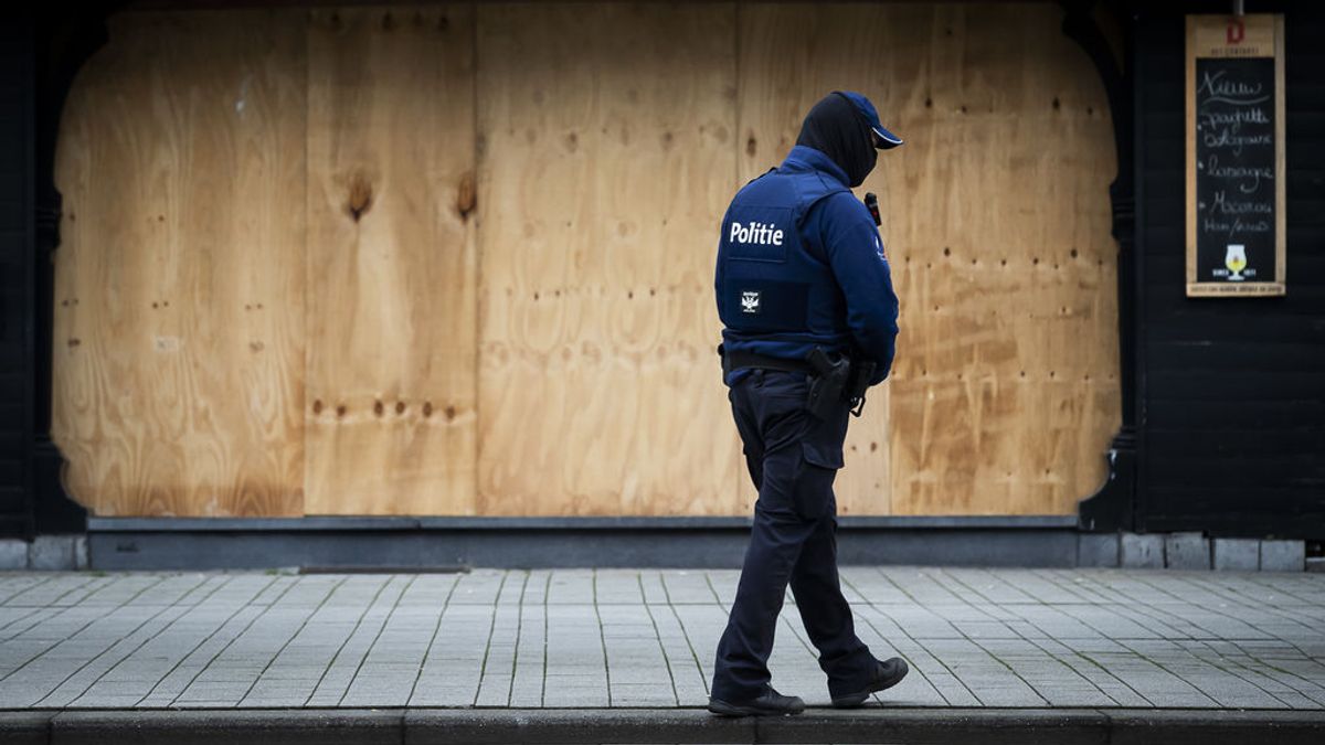 Muere un joven belga al caerse de una ventana durante una operación contra una fiesta ilegal en Amberes Muere un joven belga al caerse de una ventana durante una operación contra una fiesta ilegal en Amberes