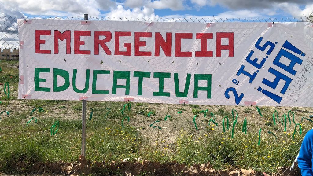 Movilización de vecinos en Villa de Vallecas: reclaman una plaza educativa pública de calidad y sin masificación