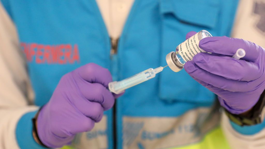 Madrid pide "confiar en las vacunas" y acusa al Gobierno de causar "incertidumbre" con AstraZeneca Madrid pide "confiar en las vacunas" y acusa al Gobierno de causar "incertidumbre" con AstraZeneca