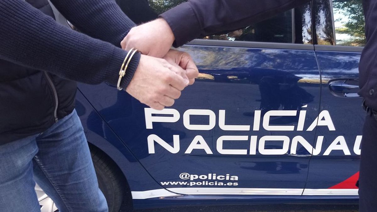 Detenido en Valencia por agredir sexualmente a su pareja y amenazarla con cortarle el cuello Detenido en Valencia por agredir sexualmente a su pareja y amenazarla con cortarle el cuello