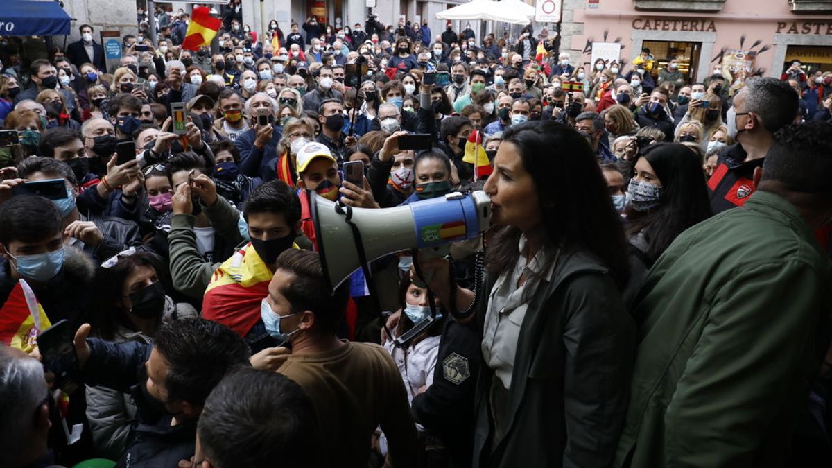 Vox se reivindica como el partido "de la calle" y carga contra el feminismo "de progres" que "olvida" a las mujeres Vox se reivindica como el partido "de la calle" y carga contra el feminismo "de progres" que "olvida" a las mujeres