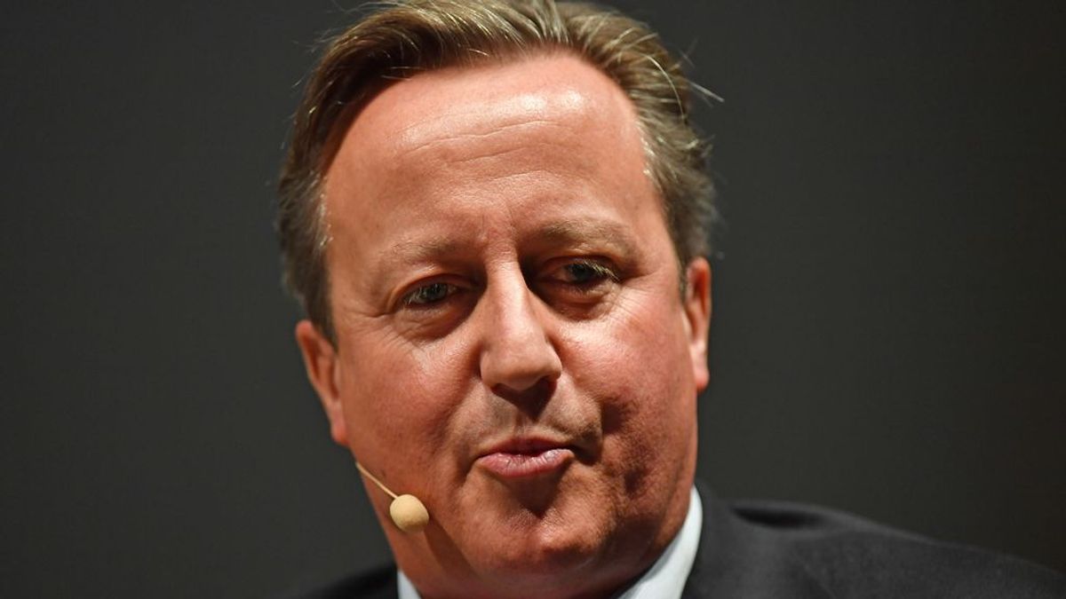 David Cameron reconoce errores al haber presionado a ministros para la concesión de créditos