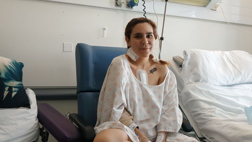 Sara Viéitez en la habitación en la que se encuentra aislada con su madre.