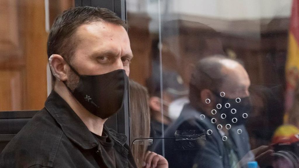La defensa de Igor el ruso alega "neurosis de guerra", pero el fiscal describe un crimen "frío y preparado"