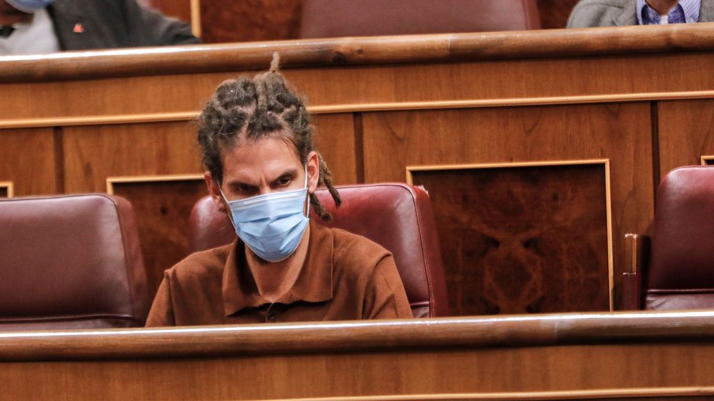 El Supremo propone juzgar al diputado de Podemos Alberto Rodríguez por pegar una patada a un policía El Supremo propone juzgar al diputado de Podemos Alberto Rodríguez por pegar una patada a un policía