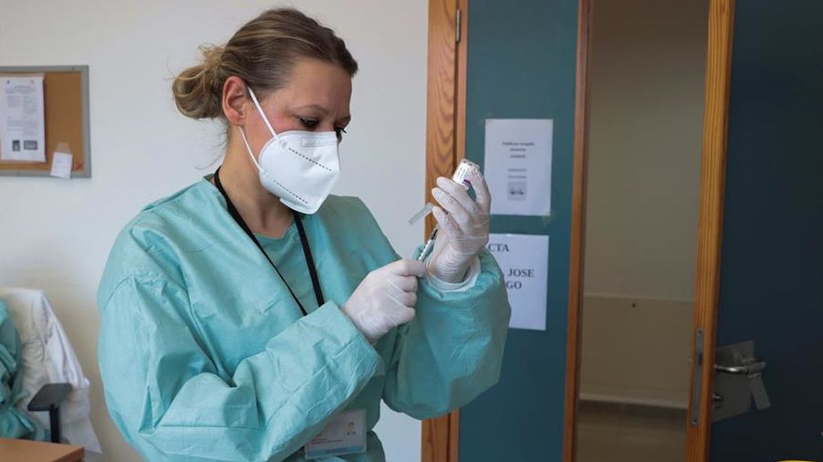 Las renuncias a la vacuna de AstraZeneca en Cantabria están en torno a un 30 % Las renuncias a la vacuna de AstraZeneca en Cantabria están en torno a un 30 %