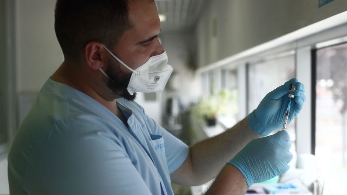 Nuevo fin de semana de récord de vacunación con más de 553.000 dosis inoculadas Nuevo fin de semana de récord de vacunación con más de 553.000 dosis inoculadas