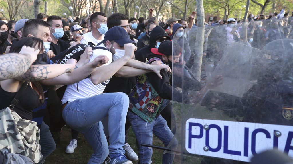 En libertad el joven detenido este lunes por participar en los altercados en el mitin de Vox en Vallecas En libertad el joven detenido este lunes por participar en los altercados en el mitin de Vox en Vallecas