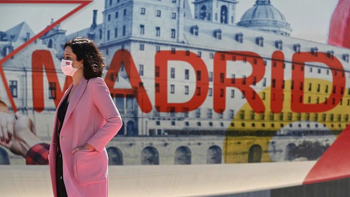 Ayuso acusa a Sánchez de "retorcer el dolor con fines electoralistas" en un "martes y 13 negro para la izquierda" Ayuso acusa a Sánchez de "retorcer el dolor con fines electoralistas" en un "martes y 13 negro para la izquierda"