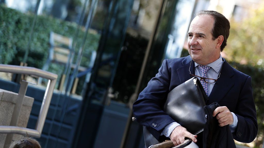 El exalcalde de Boadilla, tras las confesiones de Correa y Crespo: "Yo también voy a reconocer hechos" El exalcalde de Boadilla, tras las confesiones de Correa y Crespo: "Yo también voy a reconocer hechos"