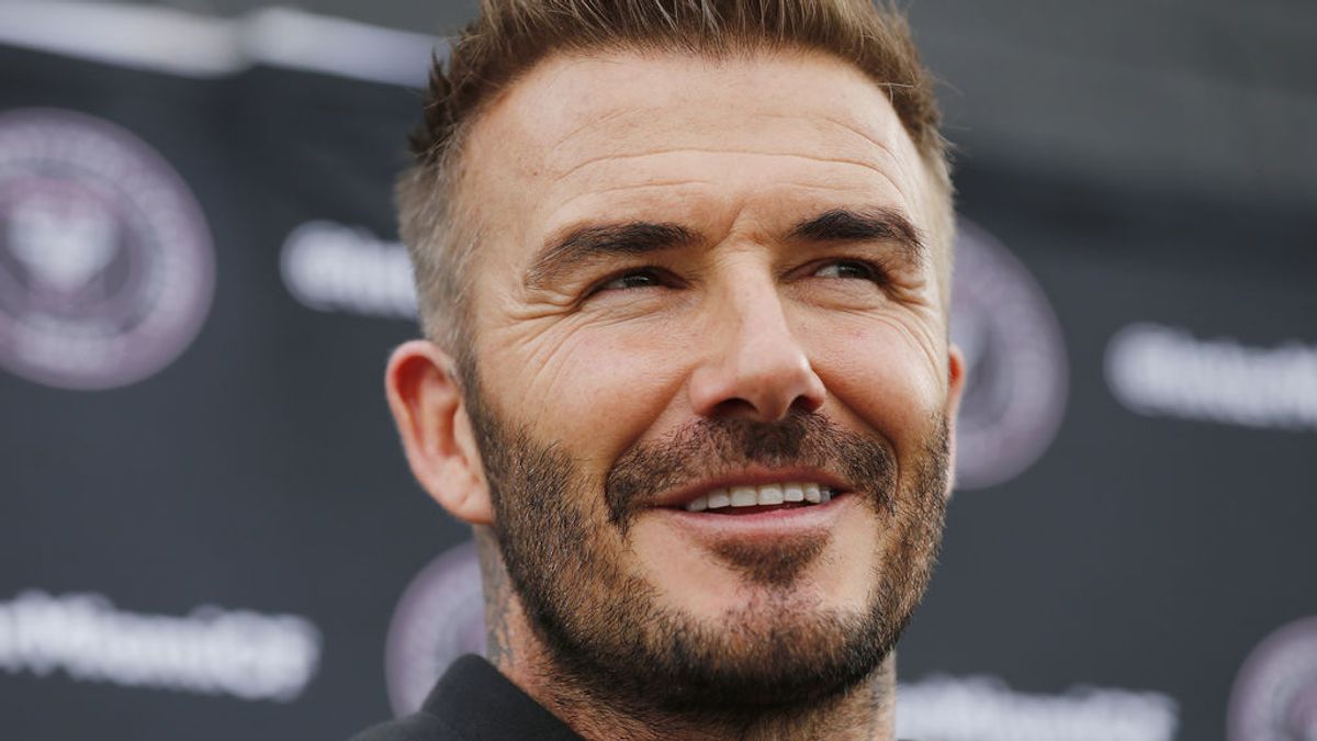 Disney+ ficha a David Beckham como mentor de un equipo de fútbol base en la serie 'Save Our Squad' Disney+ ficha a David Beckham como mentor de un equipo de fútbol base en la serie 'Save Our Squad'
