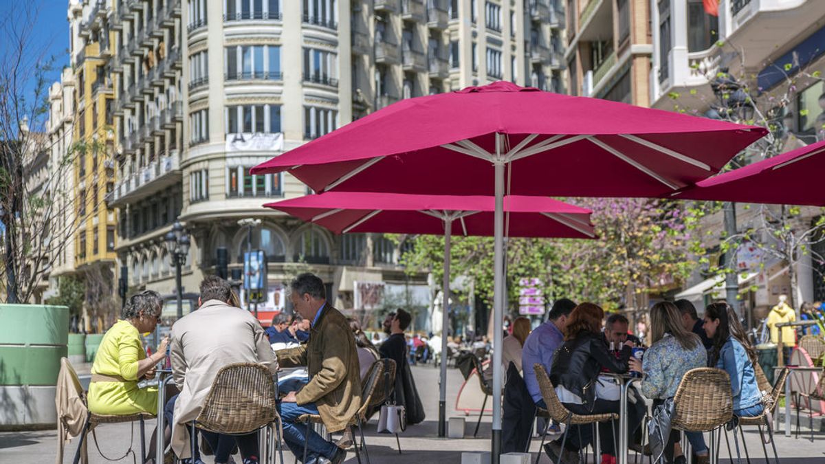 España afronta dos semanas clave para la cuarta ola: “Puede ser brusca o más larga y suave, el daño es el mismo" España afronta dos semanas clave para la cuarta ola: “Puede ser brusca o más larga y suave, el daño es el mismo"
