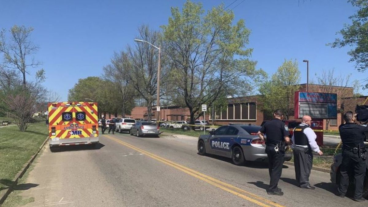 Un tiroteo en un instituto de Tennessee deja al menos un muerto y varios heridos de bala Un tiroteo en un instituto de Tennessee deja al menos un muerto y varios heridos de bala