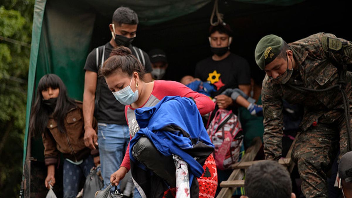 Biden acuerda con México, Guatemala y Honduras desplegar al ejército en la frontera para contener la migración ilegal Biden acuerda con México, Guatemala y Honduras desplegar al ejército en la frontera para contener la migración ilegal