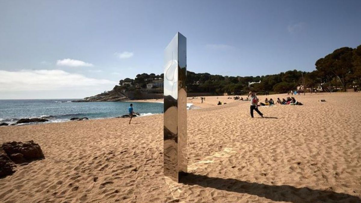 El monolito de la Costa Brava desaparece de un espacio vigilado El monolito de la Costa Brava desaparece de un espacio vigilado