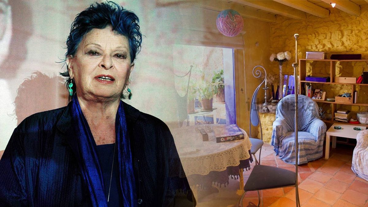 La familia de Lucía Bosé pone a la venta la 'casa azul' de Brieva en la que vivió sus últimos 23 años: 6 habitaciónes, 450 metros y por 450.000 euros