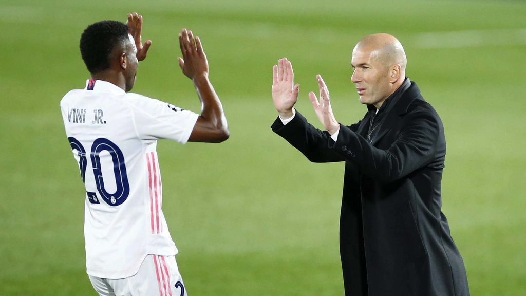 Zidane dio clases privadas a Vinicius para evitar su estancamiento en el Real Madrid: las sesiones dan sus primeros resultados