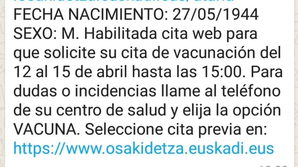 Mensaje de SMS recibido por un paciente vasco para coger cita de vacunación.